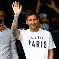 Lionel Messi promijenio je dres prvi put u karijeri